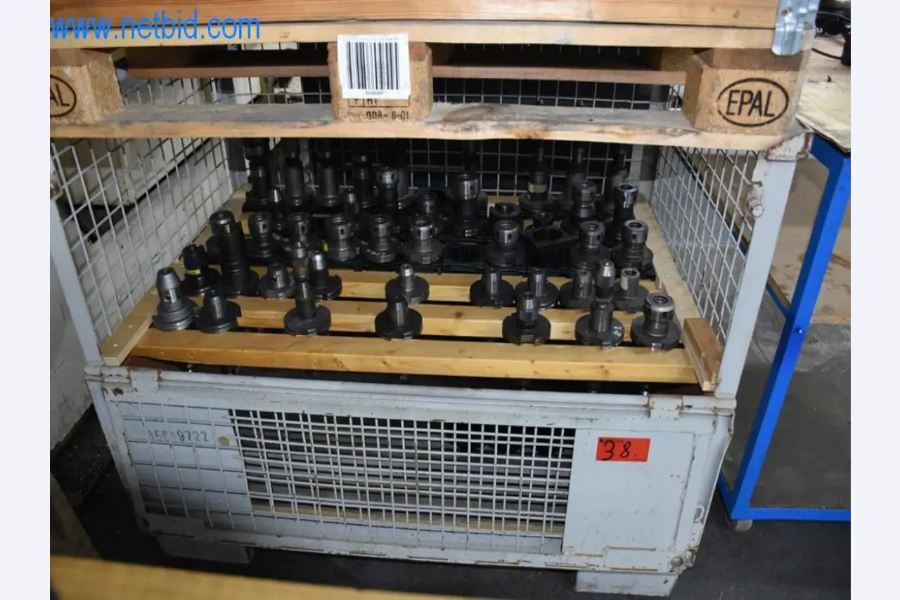 Máquinas, equipos operativos y accesorios de un líder mundial en el mercado de sistemas de tensado de cadenas.-1