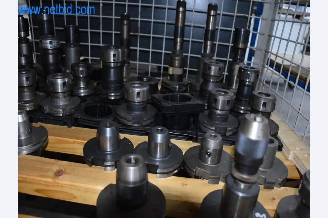 Máquinas, equipos operativos y accesorios de un líder mundial en el mercado de sistemas de tensado de cadenas.-4