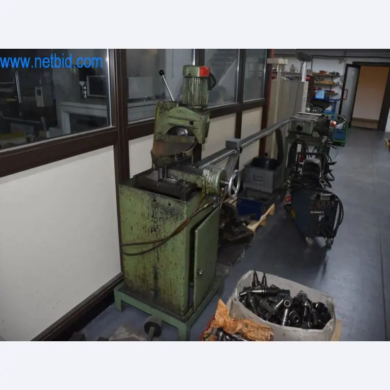 Máquinas, equipos operativos y accesorios de un líder mundial en el mercado de sistemas de tensado de cadenas.-2