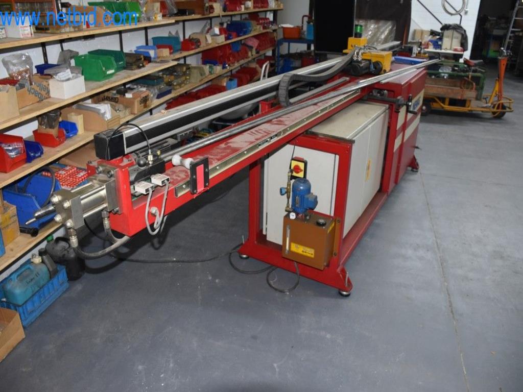 Máquinas, equipos operativos y accesorios de un líder mundial en el mercado de sistemas de tensado de cadenas.-7