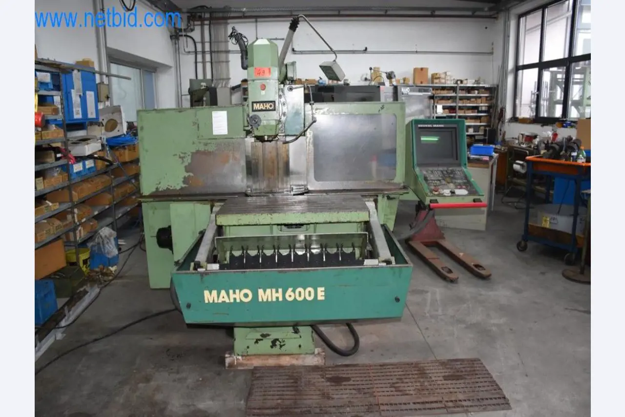 Machines, operating equipment and accessories of a world market leader for chain tensioning systems-1