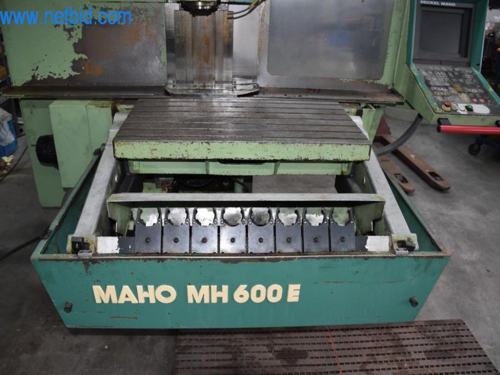 Máquinas, equipos operativos y accesorios de un líder mundial en el mercado de sistemas de tensado de cadenas.-6