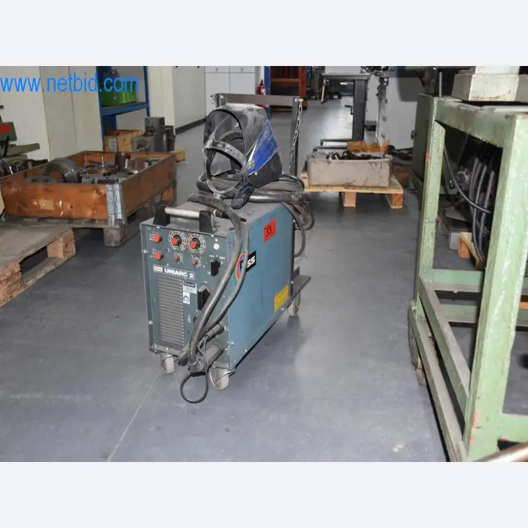 Máquinas, equipos operativos y accesorios de un líder mundial en el mercado de sistemas de tensado de cadenas.-1