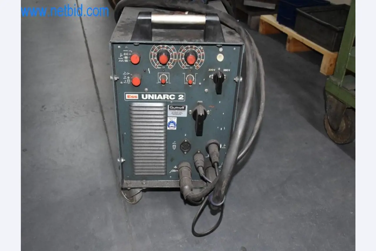 Máquinas, equipos operativos y accesorios de un líder mundial en el mercado de sistemas de tensado de cadenas.-2