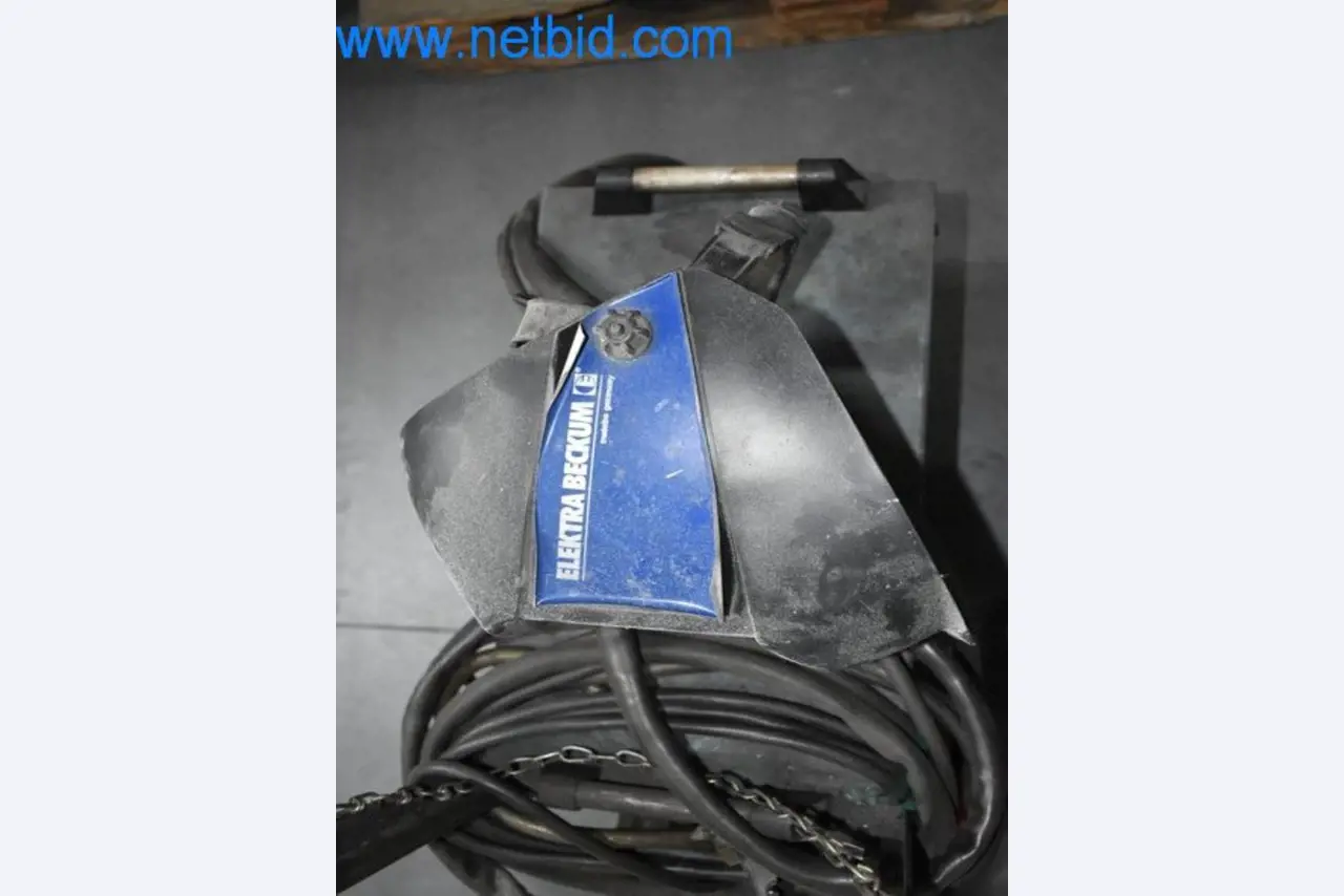 Máquinas, equipos operativos y accesorios de un líder mundial en el mercado de sistemas de tensado de cadenas.-4