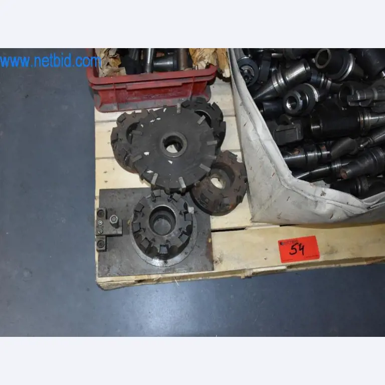 Maszyny, sprzęt operacyjny i akcesoria światowego lidera na rynku systemów napinania łańcuchów stają się dostępne.-3