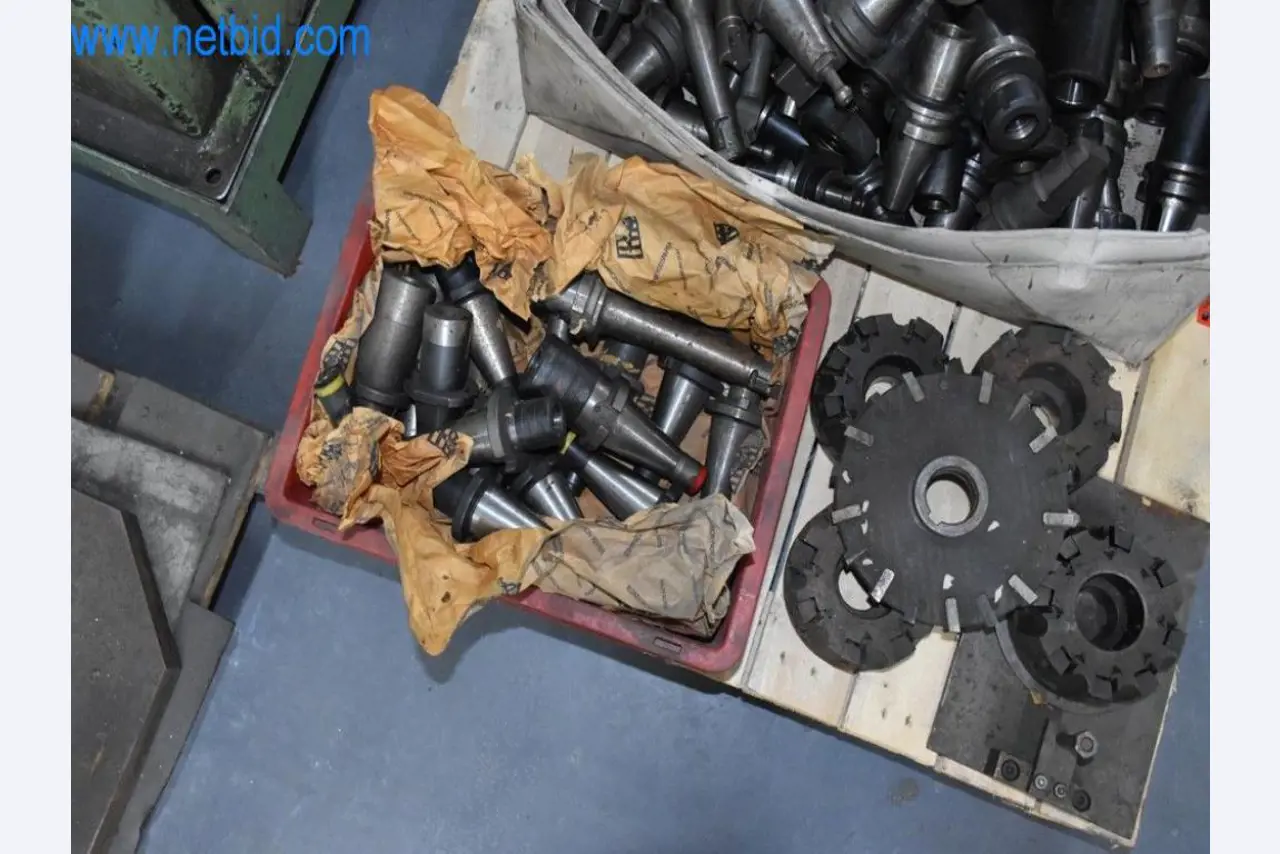 Maszyny, sprzęt operacyjny i akcesoria światowego lidera na rynku systemów napinania łańcuchów stają się dostępne.-4