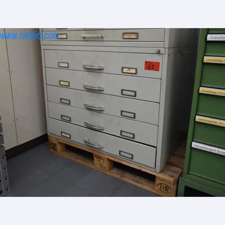 Máquinas, equipos operativos y accesorios de un líder mundial en el mercado de sistemas de tensado de cadenas.-2