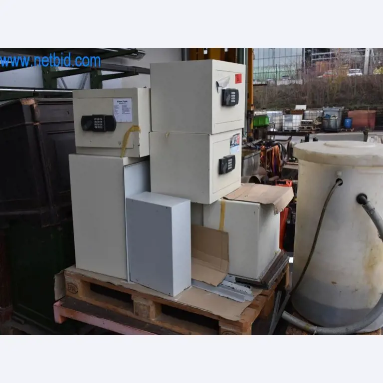 Máquinas, equipos operativos y accesorios de un líder mundial en el mercado de sistemas de tensado de cadenas.-1