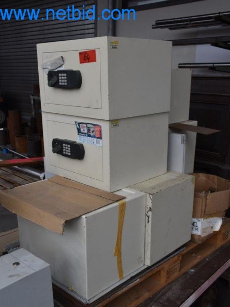 Disponibilização de máquinas, equipamento operacional e acessórios de um líder mundial de mercado para sistemas de tensionamento de correntes-2