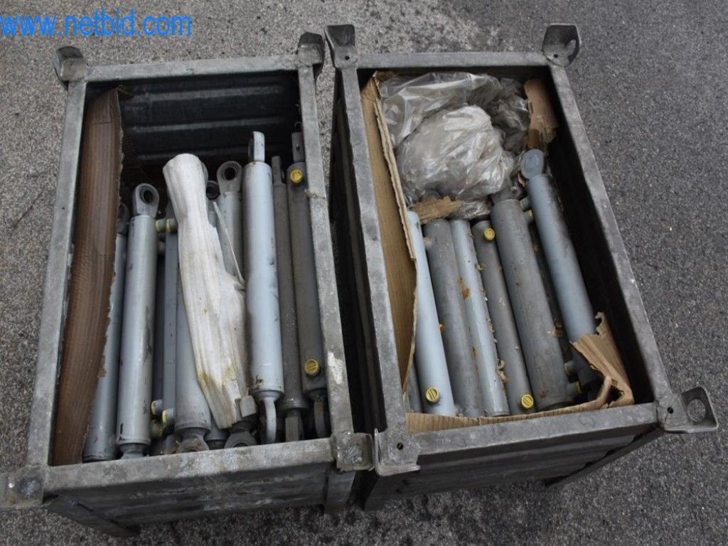 Maszyny, sprzęt operacyjny i akcesoria światowego lidera na rynku systemów napinania łańcuchów stają się dostępne.-5