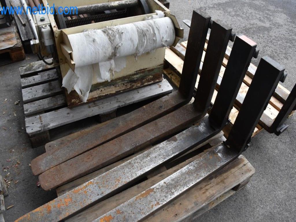 Stroje, provozní zařízení a příslušenství předního světového výrobce napínacích systémů řetězů jsou k dispozici.-1