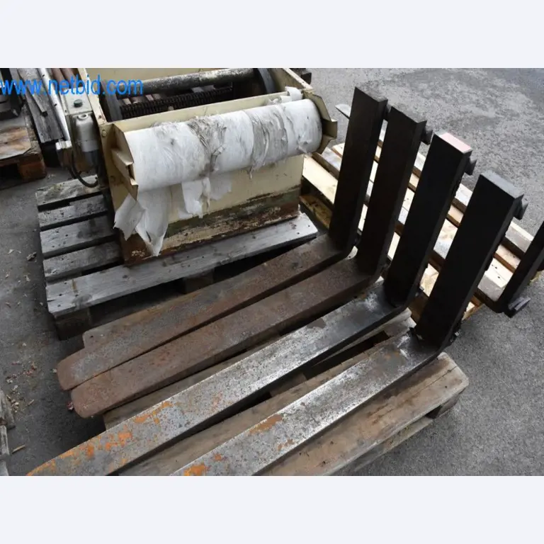 Máquinas, equipos operativos y accesorios de un líder mundial en el mercado de sistemas de tensado de cadenas.-1