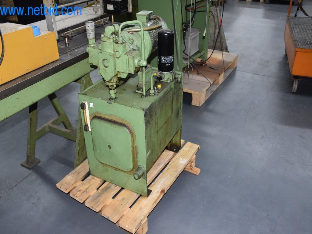 Máquinas, equipos operativos y accesorios de un líder mundial en el mercado de sistemas de tensado de cadenas.-2