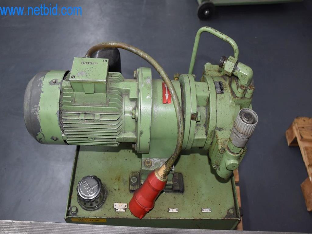 Máquinas, equipos operativos y accesorios de un líder mundial en el mercado de sistemas de tensado de cadenas.-3