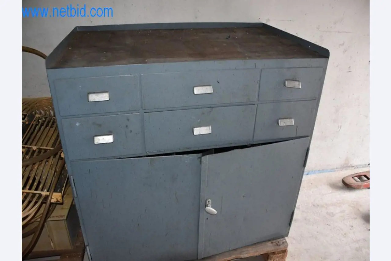 Maszyny, sprzęt operacyjny i akcesoria światowego lidera na rynku systemów napinania łańcuchów stają się dostępne.-1