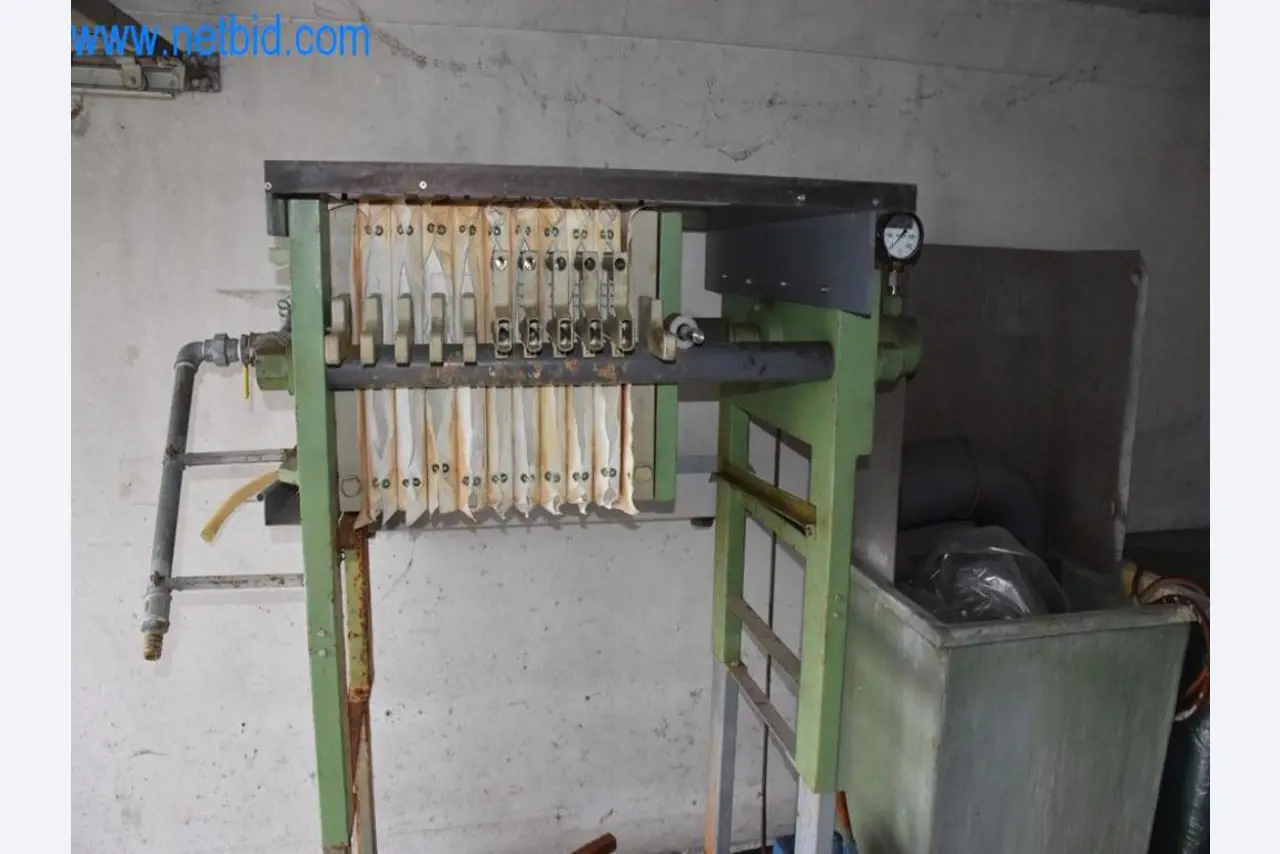 Stroje, provozní zařízení a příslušenství předního světového výrobce napínacích systémů řetězů jsou k dispozici.-1