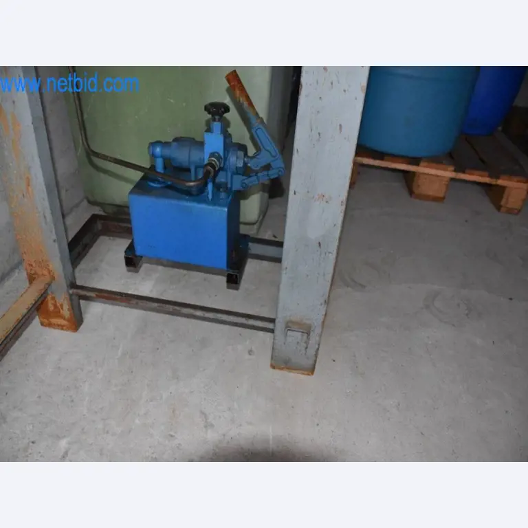 Stroje, provozní zařízení a příslušenství předního světového výrobce napínacích systémů řetězů jsou k dispozici.-4