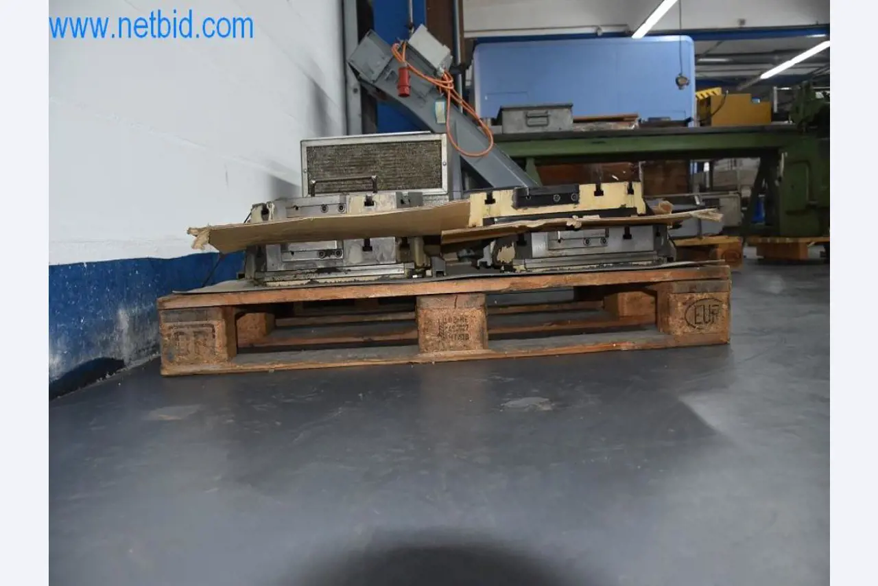 Maszyny, sprzęt operacyjny i akcesoria światowego lidera na rynku systemów napinania łańcuchów stają się dostępne.-3