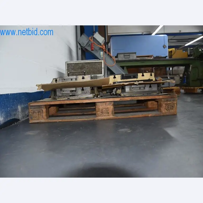 Maszyny, sprzęt operacyjny i akcesoria światowego lidera na rynku systemów napinania łańcuchów stają się dostępne.-3