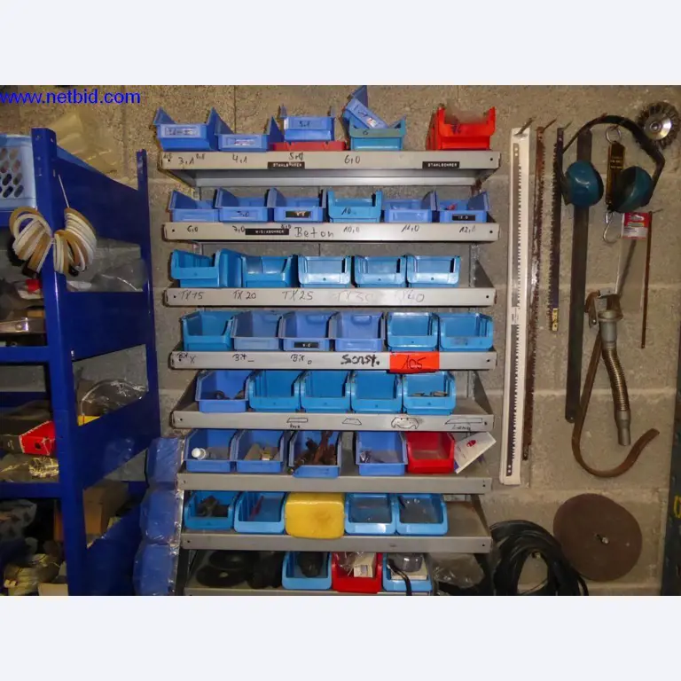 BGA, zásoby, montážní materiál a vozidla z divize střešních krytin.-1