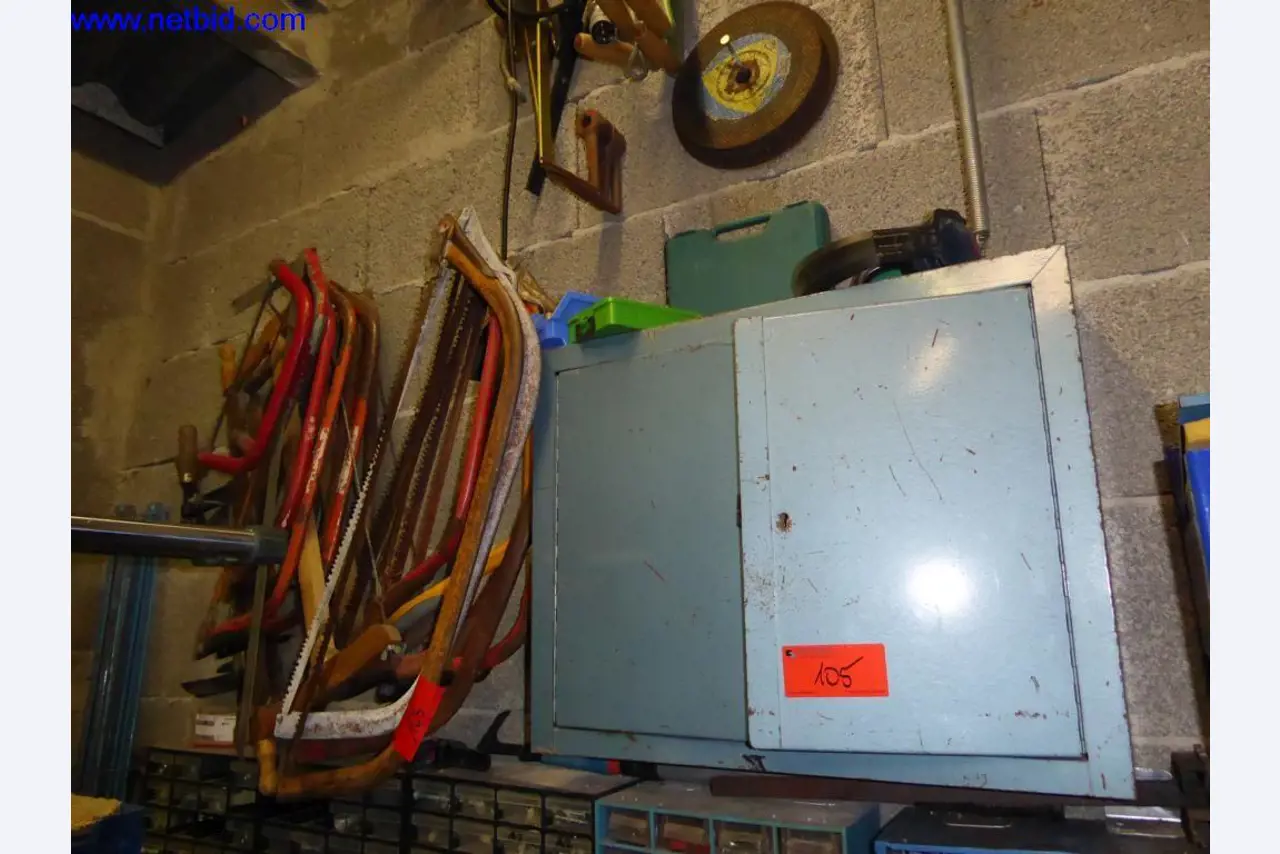 BGA, zásoby, montážní materiál a vozidla z divize střešních krytin.-4