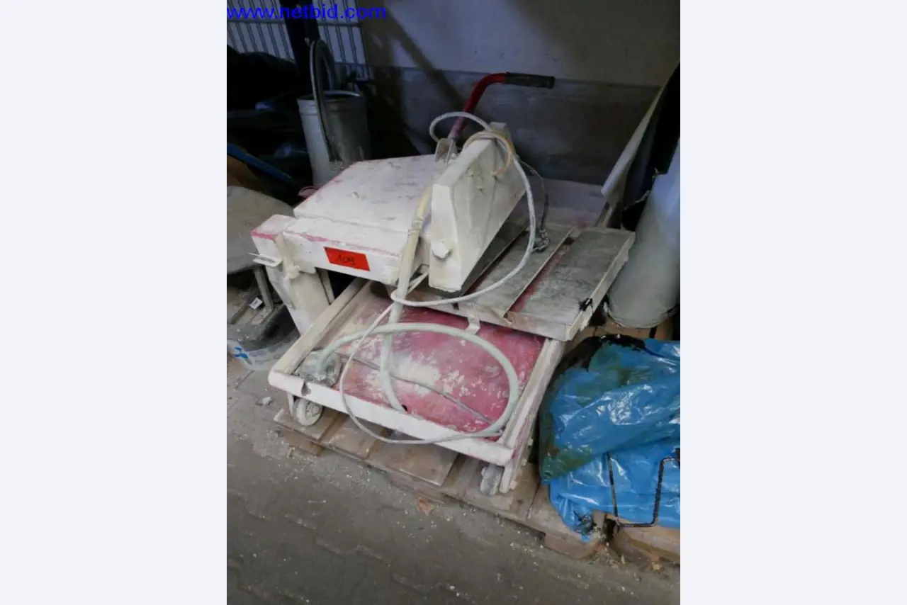 Operating and office equipment, inventories, assembly material and vehicles from the roofing sector-1