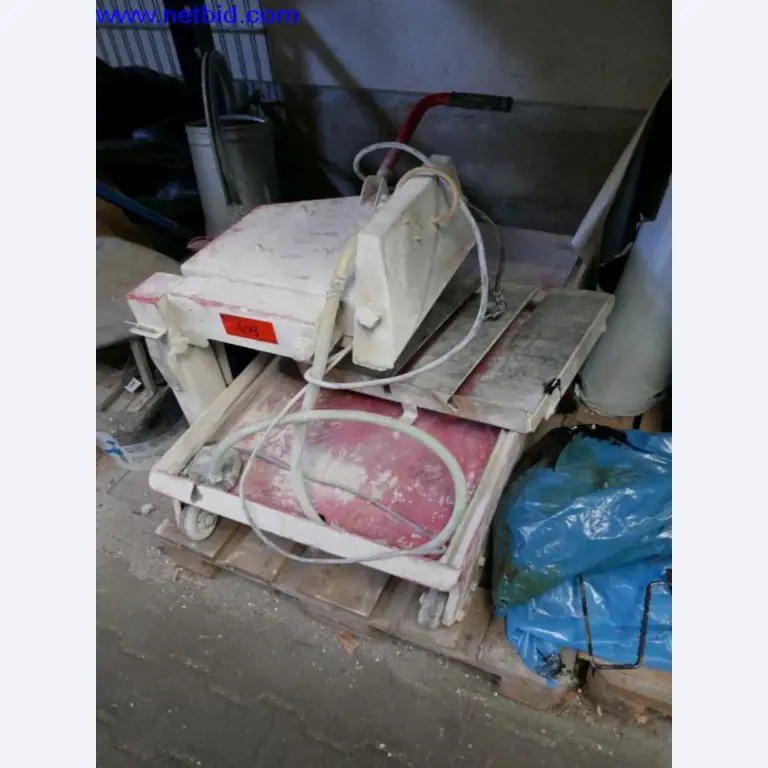 Operating and office equipment, inventories, assembly material and vehicles from the roofing sector-1