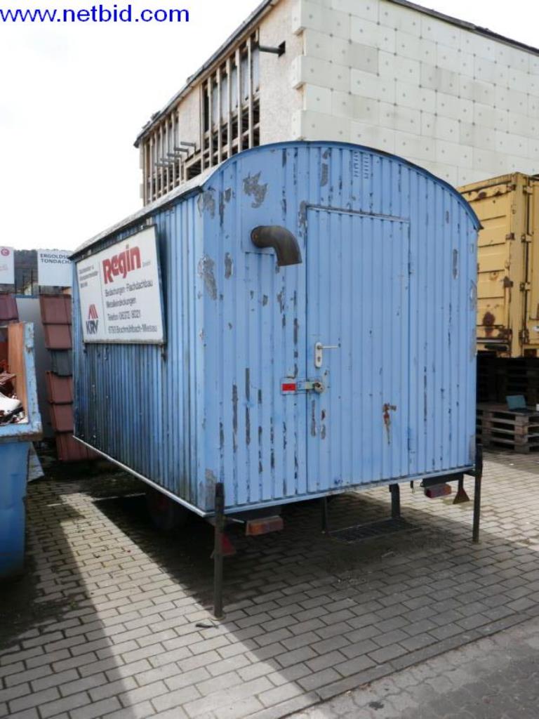 BGA, zapasy, materiały montażowe i pojazdy z działu pokryć dachowych-1