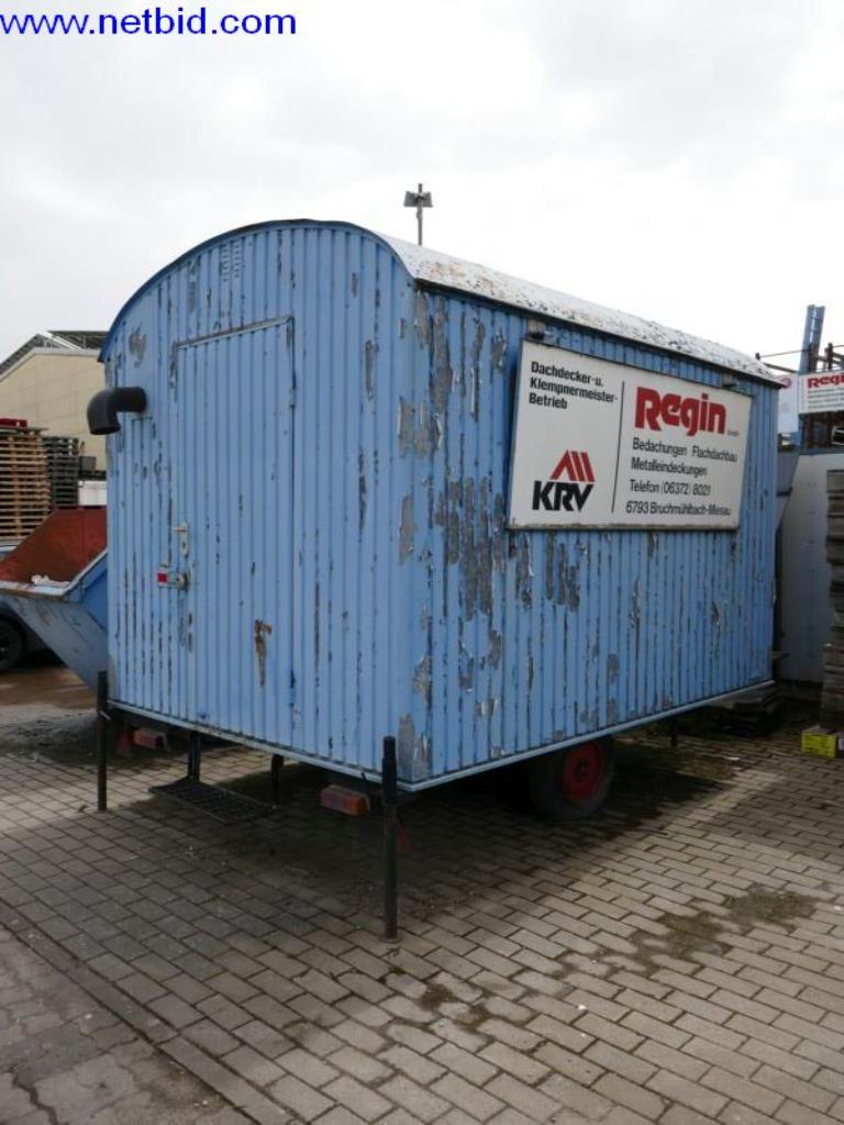 BGA, zapasy, materiały montażowe i pojazdy z działu pokryć dachowych-2