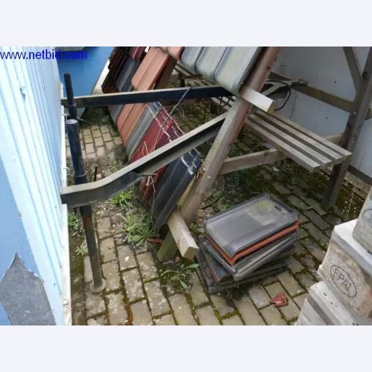 BGA, zaloge, montažni material in vozila iz oddelka za strešne kritine.-3