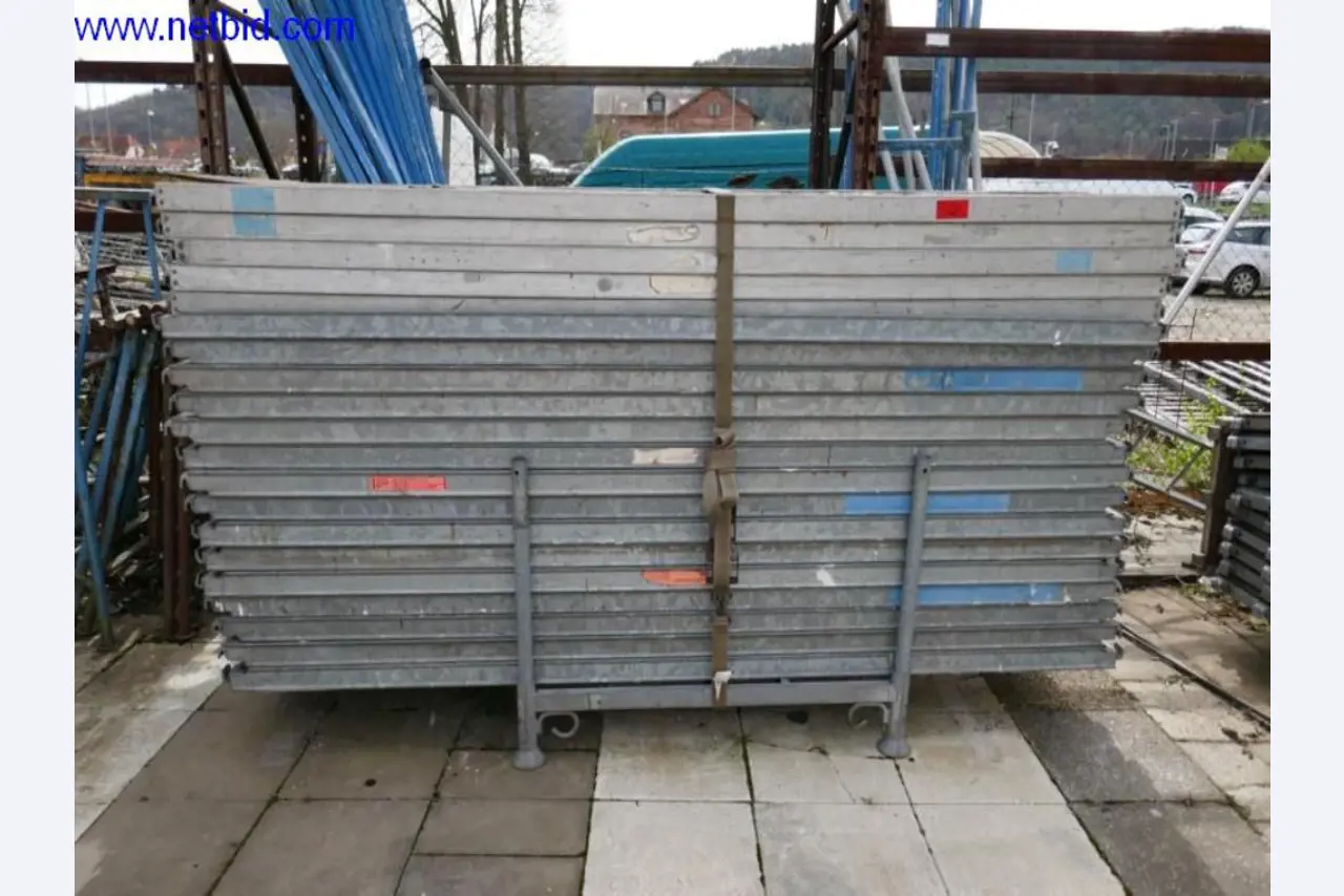 BGA, zásoby, montážní materiál a vozidla z divize střešních krytin.-1