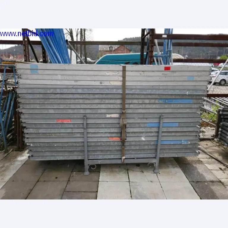 BGA, zásoby, montážní materiál a vozidla z divize střešních krytin.-1