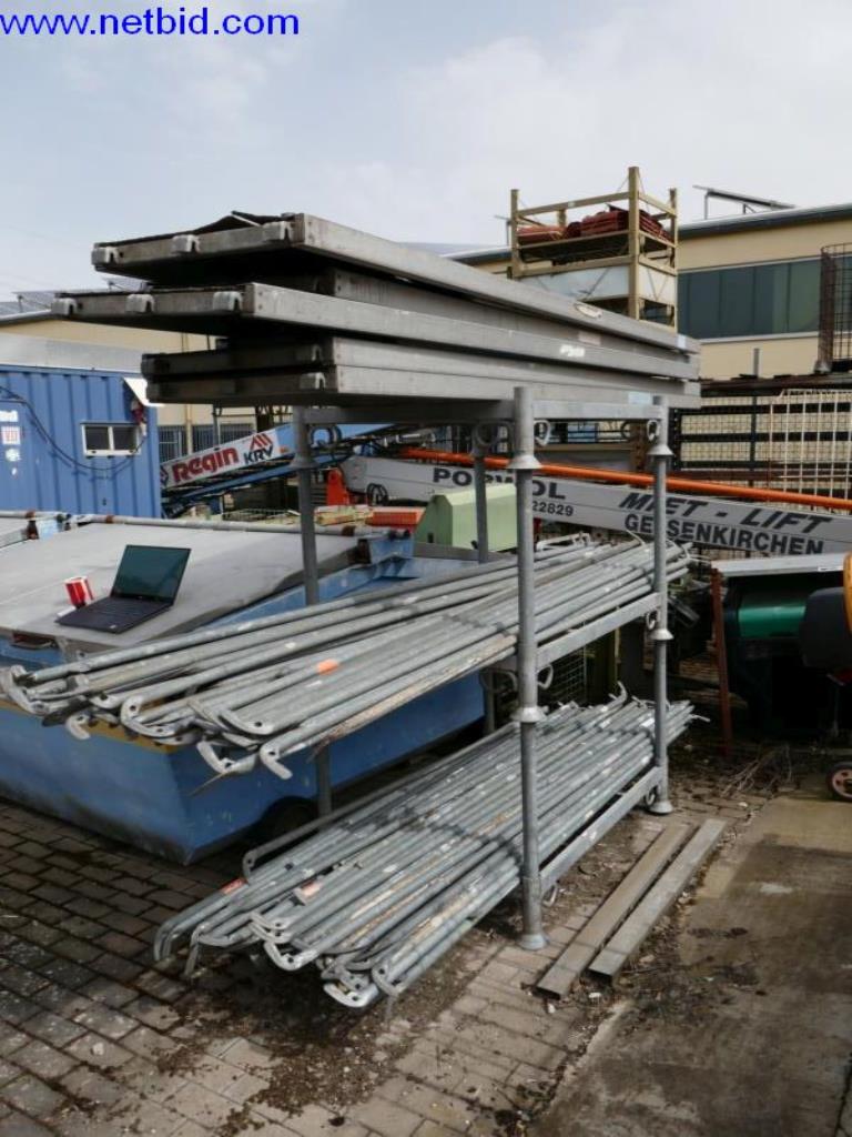 BGA, zapasy, materiały montażowe i pojazdy z działu pokryć dachowych-2