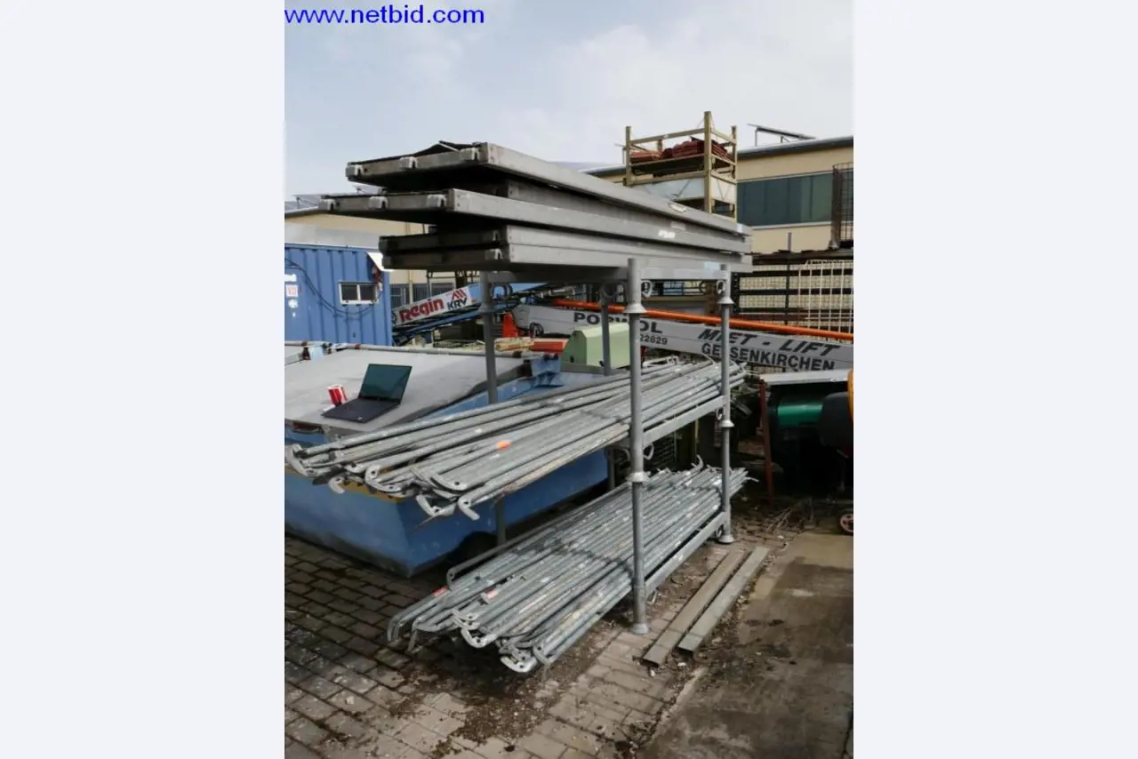 BGA, zásoby, montážní materiál a vozidla z divize střešních krytin.-2