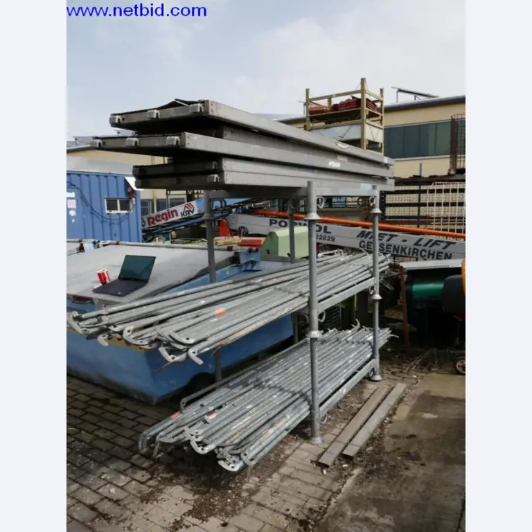 BGA, zásoby, montážní materiál a vozidla z divize střešních krytin.-2