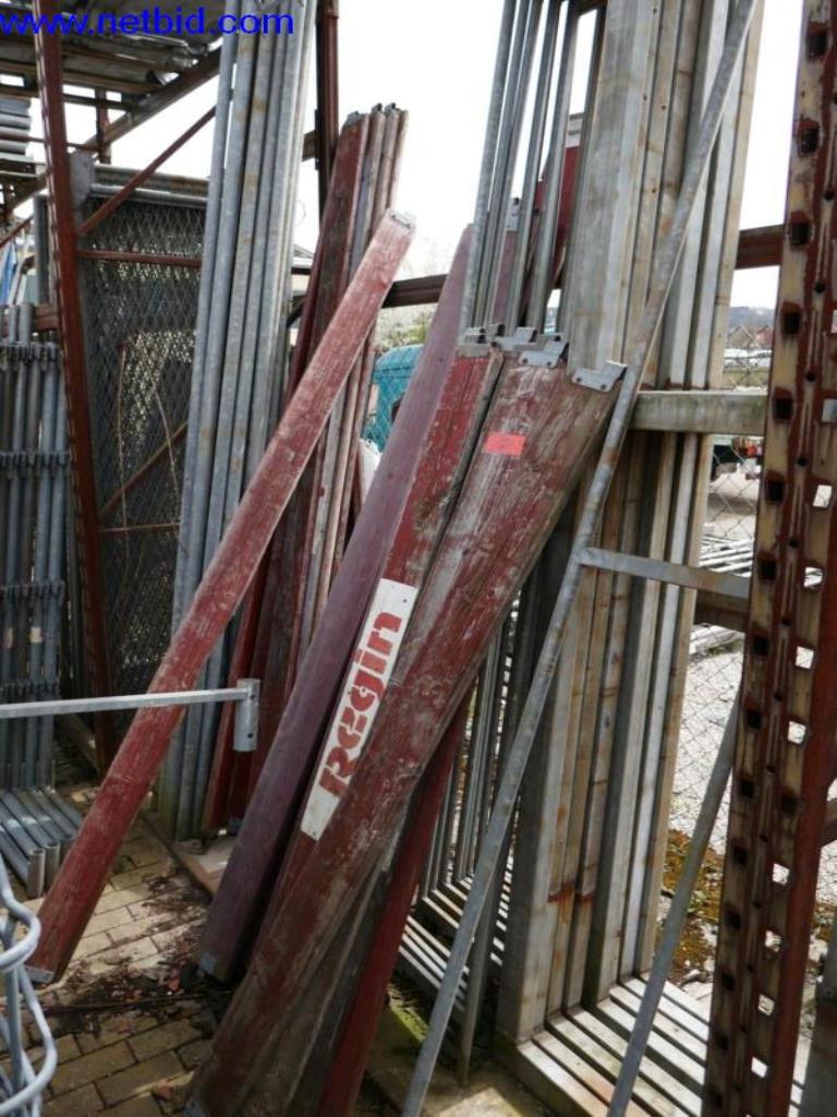 BGA, zapasy, materiały montażowe i pojazdy z działu pokryć dachowych-4