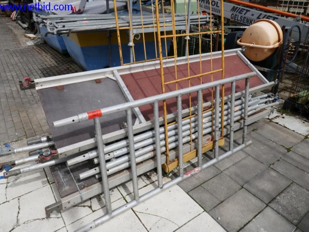 BGA, zapasy, materiały montażowe i pojazdy z działu pokryć dachowych-5