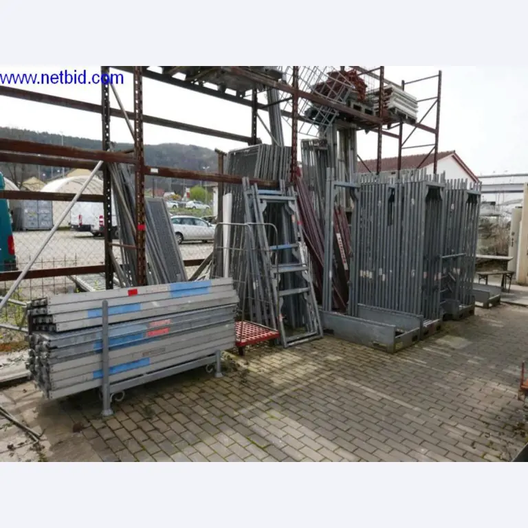 BGA, zásoby, montážní materiál a vozidla z divize střešních krytin.-6