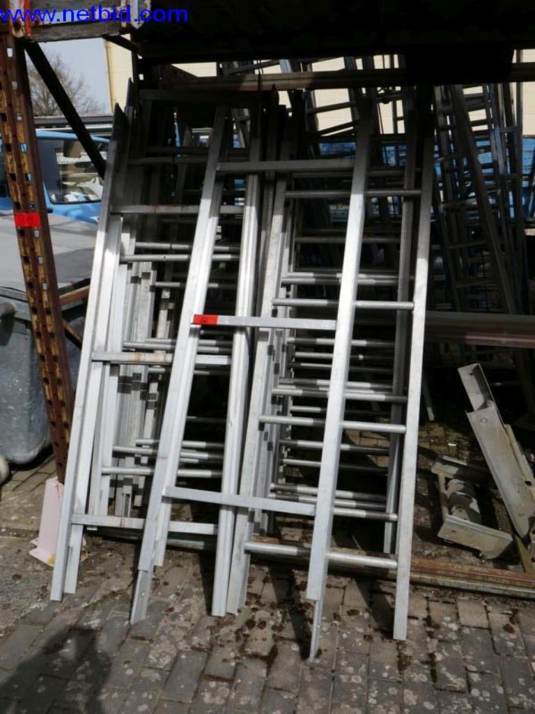 BGA, zapasy, materiały montażowe i pojazdy z działu pokryć dachowych-2