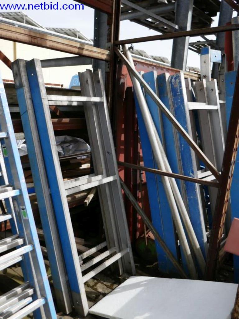 BGA, zapasy, materiały montażowe i pojazdy z działu pokryć dachowych-1