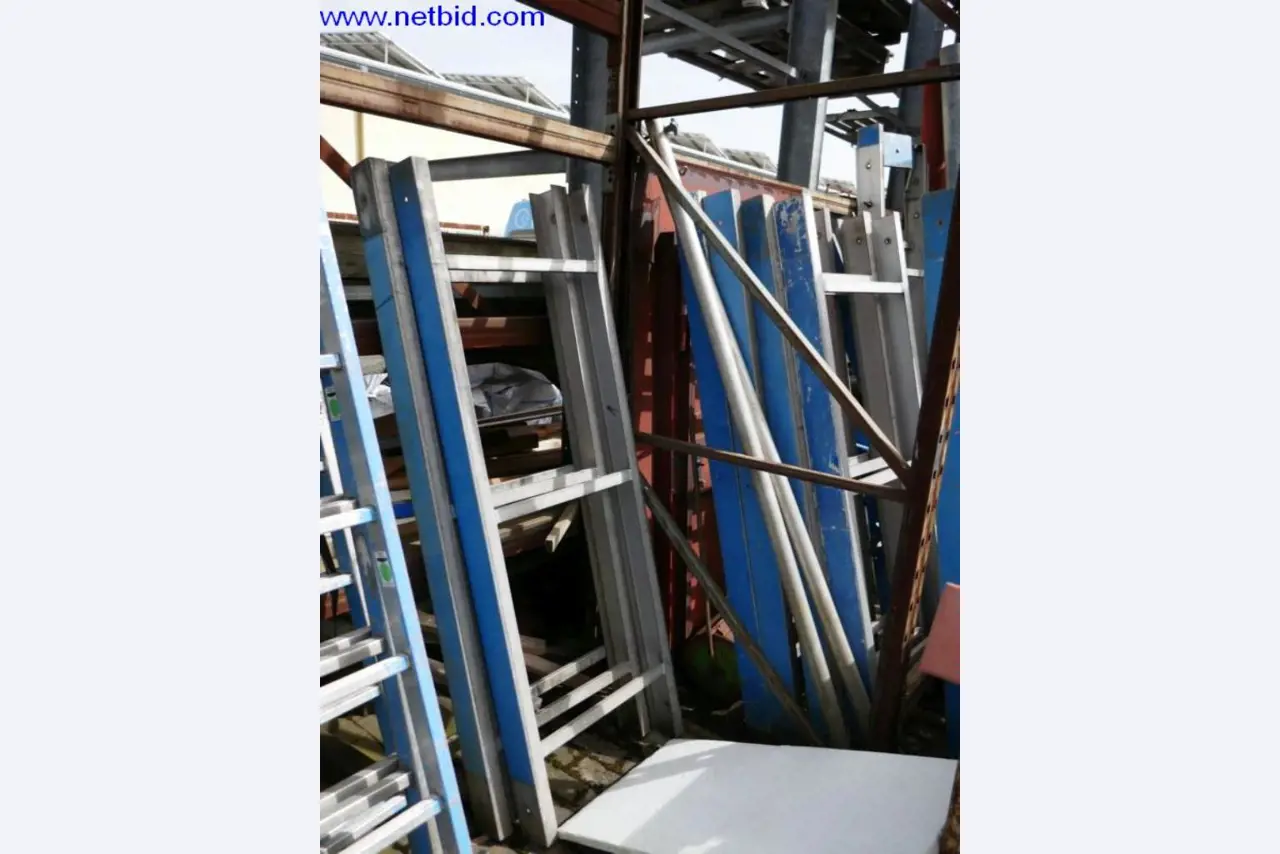BGA, Warenvorräte, Montagematerial und Fahrzeuge aus dem Bereich Dachdeckerei-1