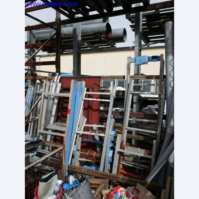 BGA, Warenvorräte, Montagematerial und Fahrzeuge aus dem Bereich Dachdeckerei-2