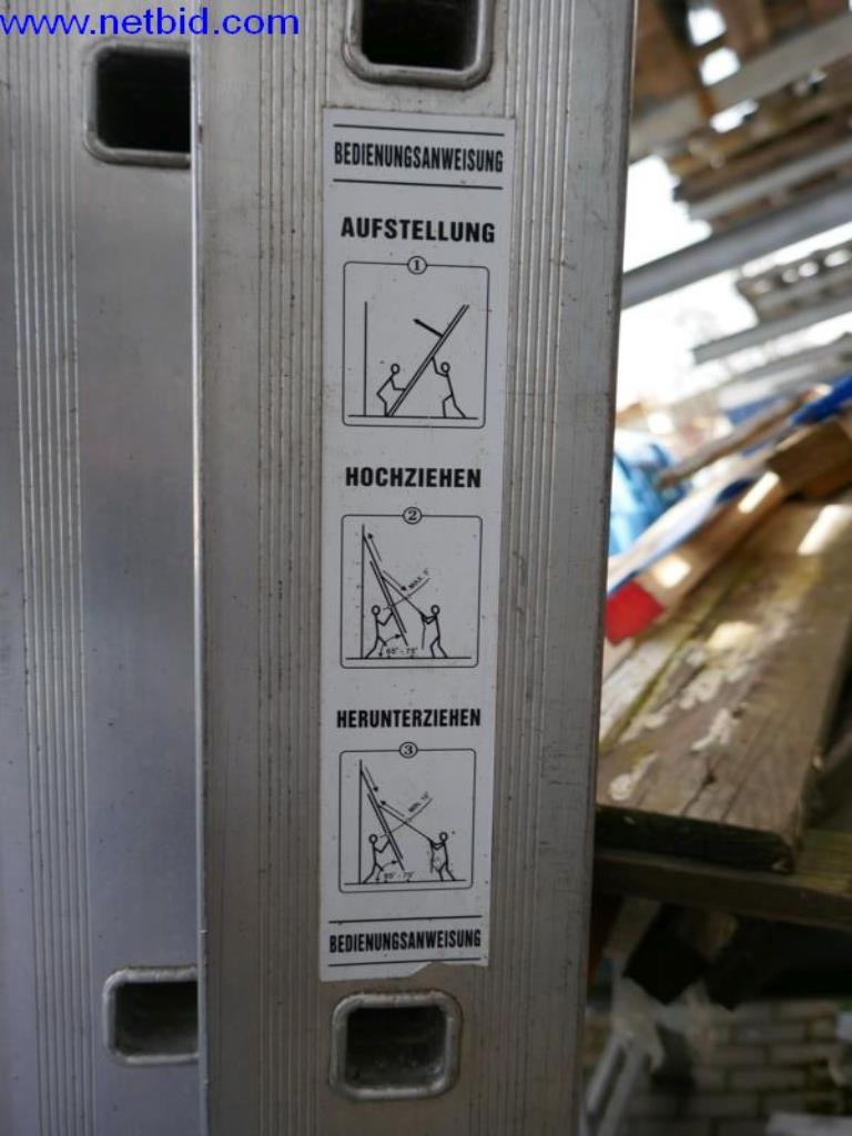 BGA, zaloge, montažni material in vozila iz oddelka za strešne kritine.-2