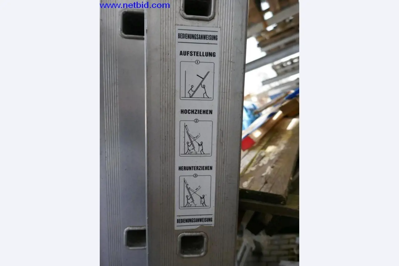 BGA, zaloge, montažni material in vozila iz oddelka za strešne kritine.-2