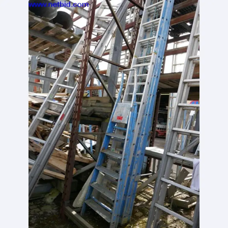 BGA, Warenvorräte, Montagematerial und Fahrzeuge aus dem Bereich Dachdeckerei-1