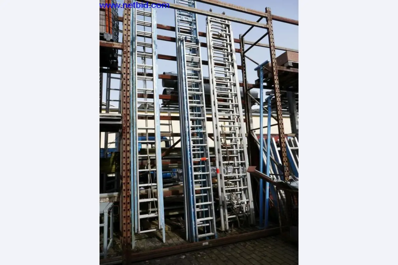 BGA, zapasy, materiały montażowe i pojazdy z działu pokryć dachowych-1