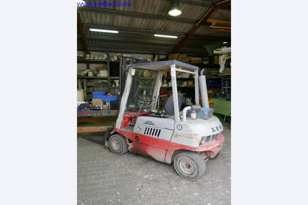 Operating and office equipment, inventories, assembly material and vehicles from the roofing sector-1