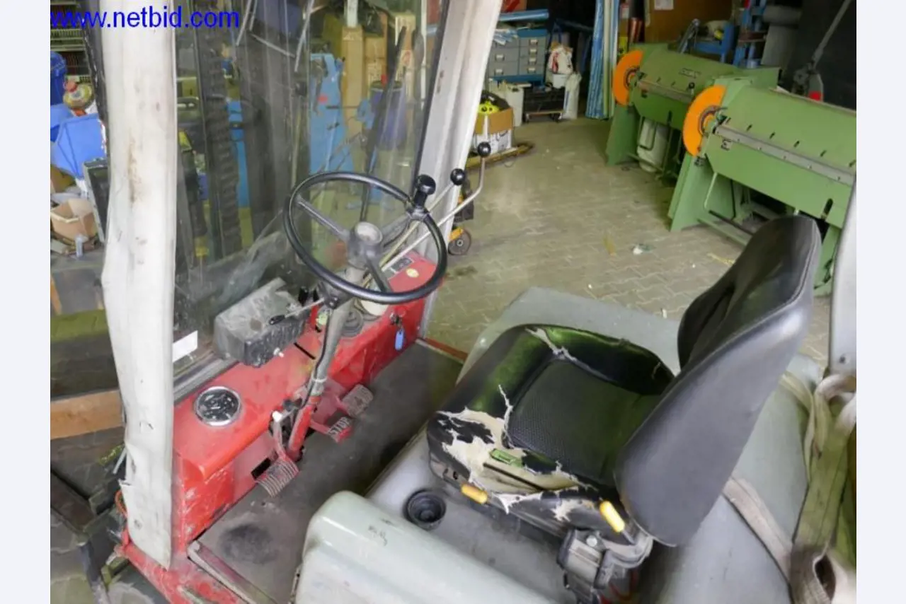 Operating and office equipment, inventories, assembly material and vehicles from the roofing sector-3