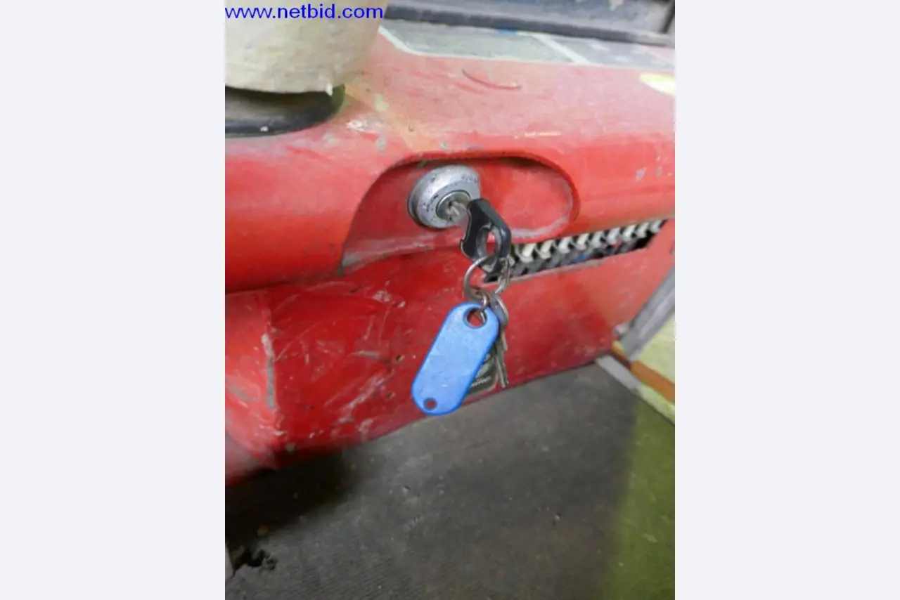 Operating and office equipment, inventories, assembly material and vehicles from the roofing sector-5